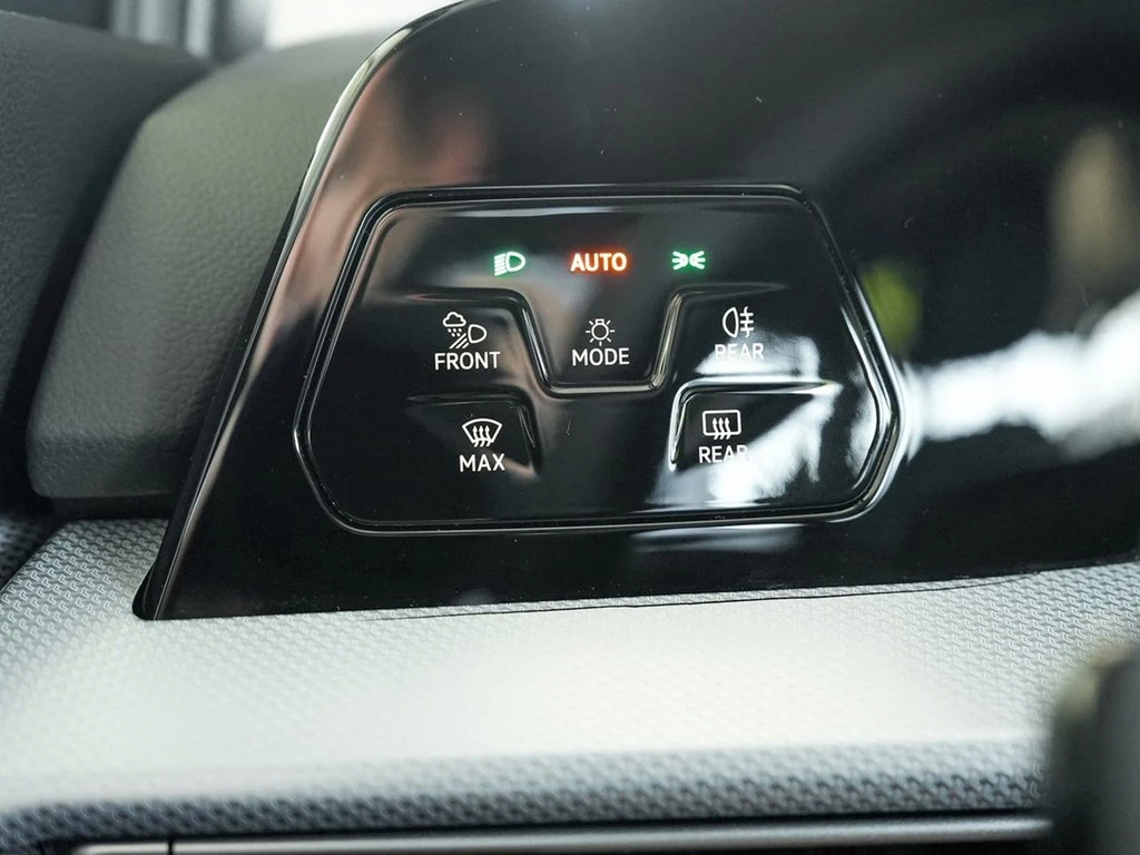 Volkswagen-Golf-image-16