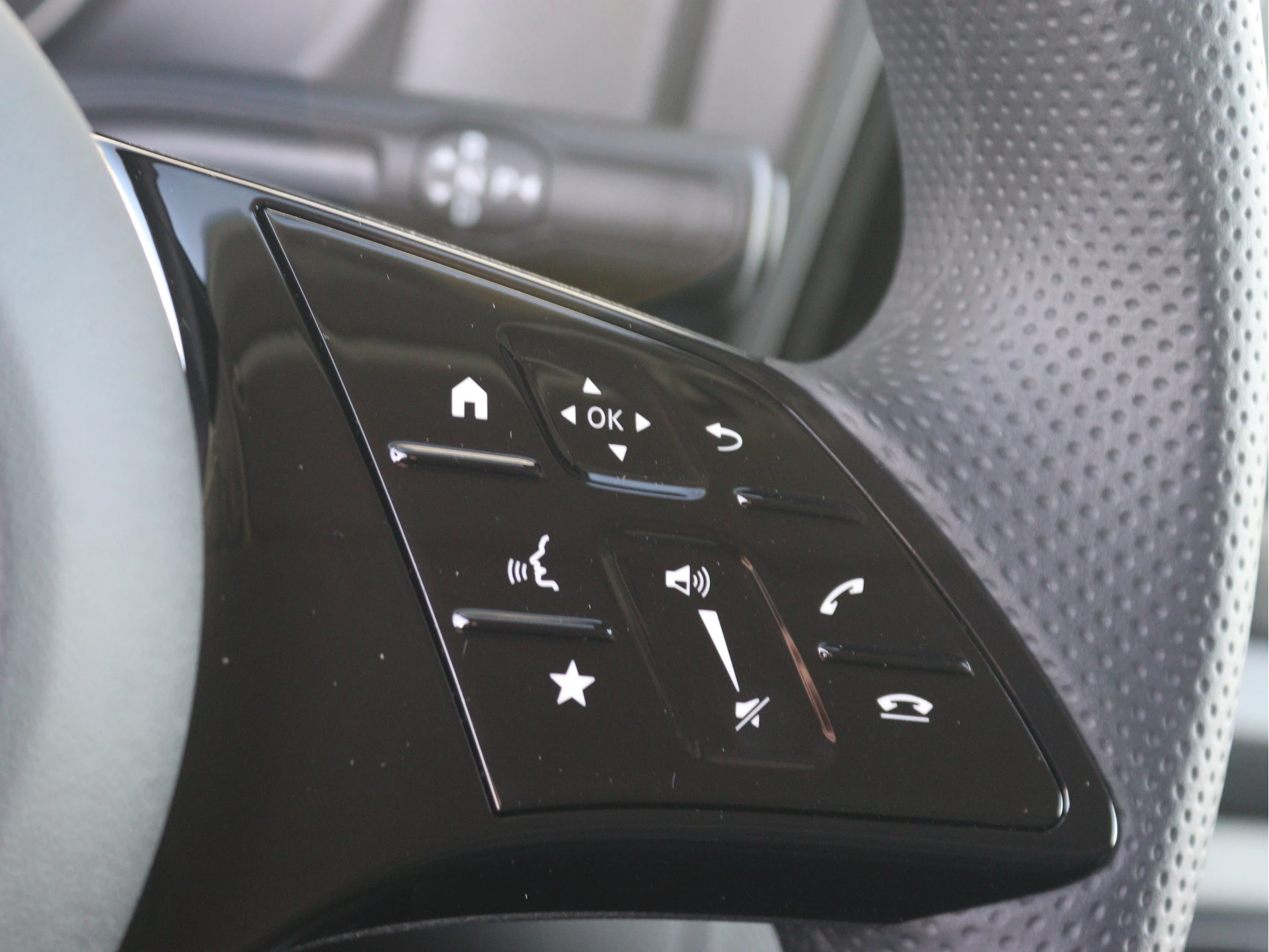 Mercedes-Benz-eVito-image-8