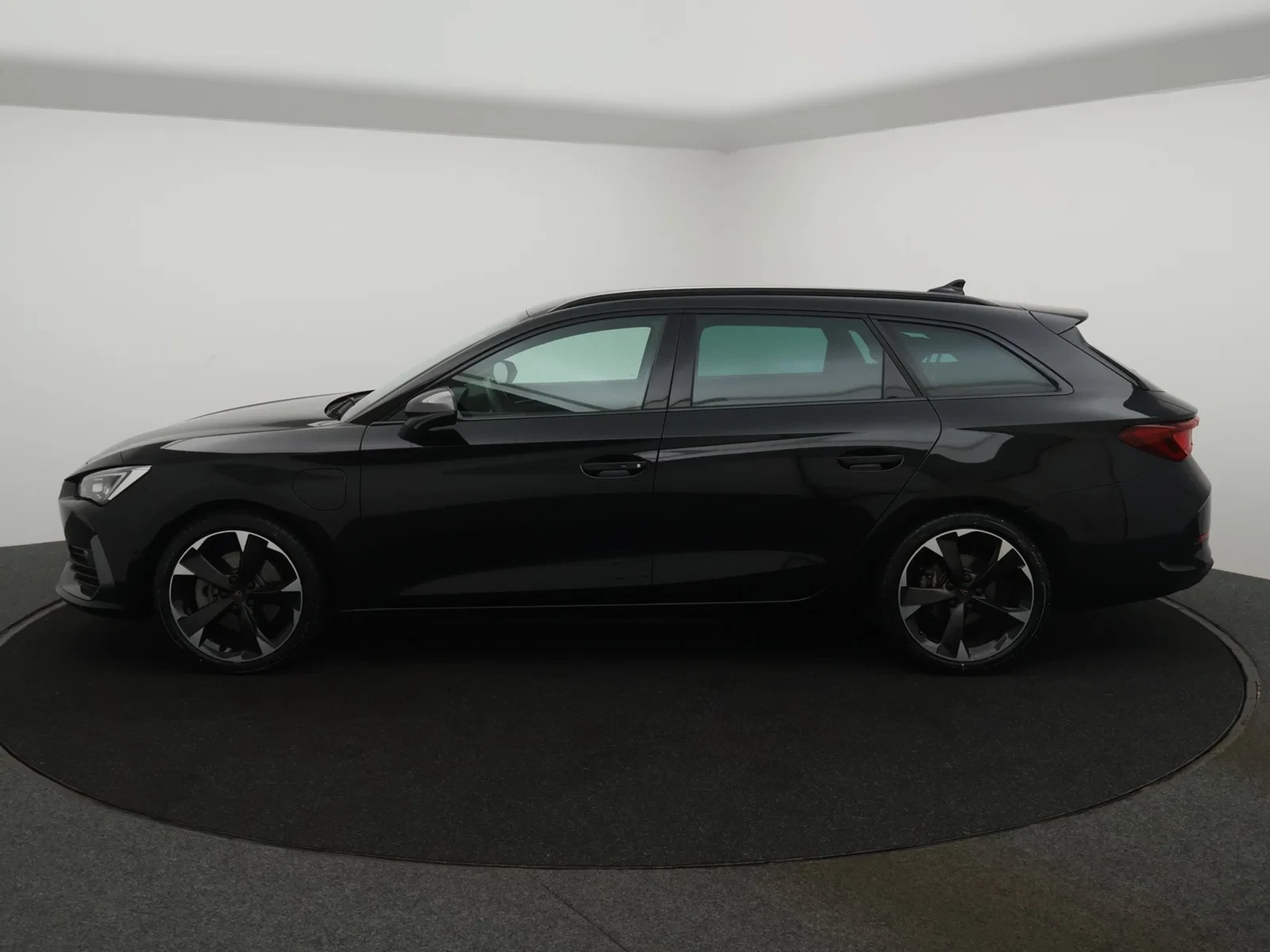 CUPRA Leon Sportstourer ST e-Hybrid (PHEV) Leon Break PHEV 1.4TSI 204PK *AUTOMAAT*CAMERA*LEDER*SPORTZETELS*CRUISE*VIRTUAL COCKPIT*PDC*...*