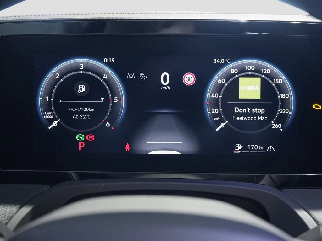 Volkswagen-Passat-image-12