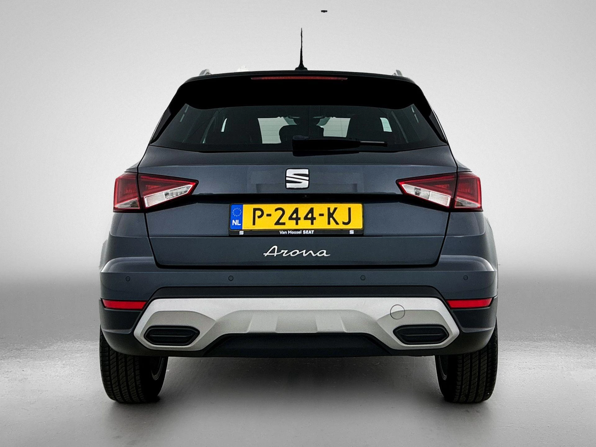 SEAT-Arona-image-2