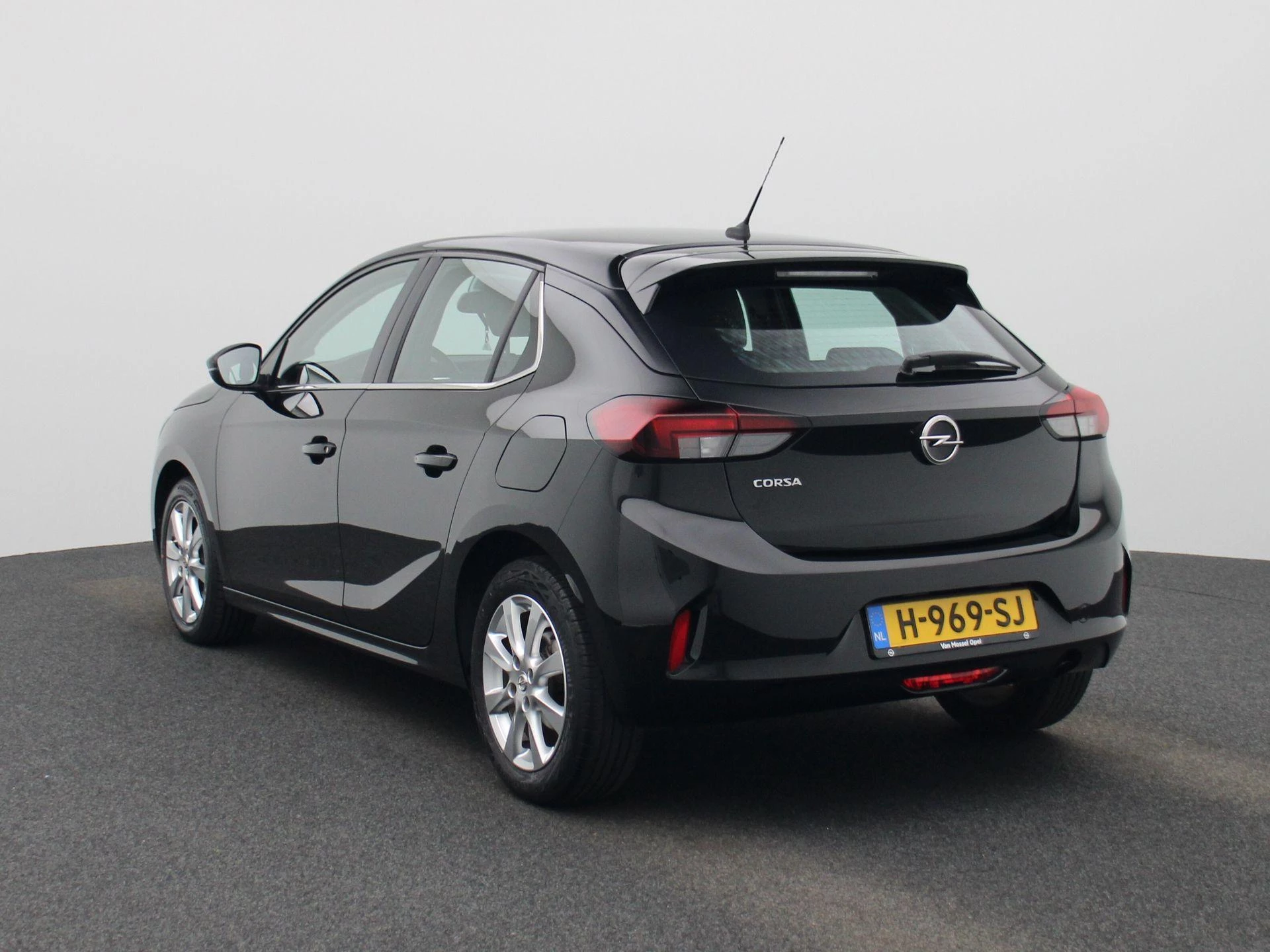 Opel-Corsa-image-1