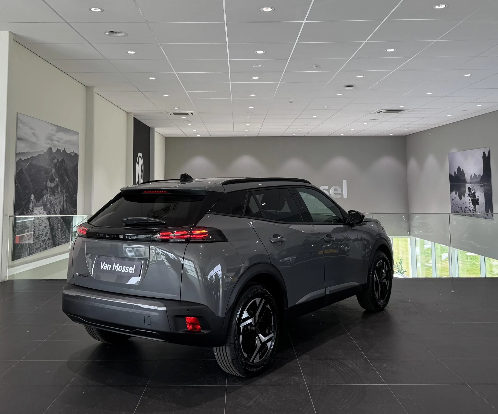 Peugeot-e-2008-image-4