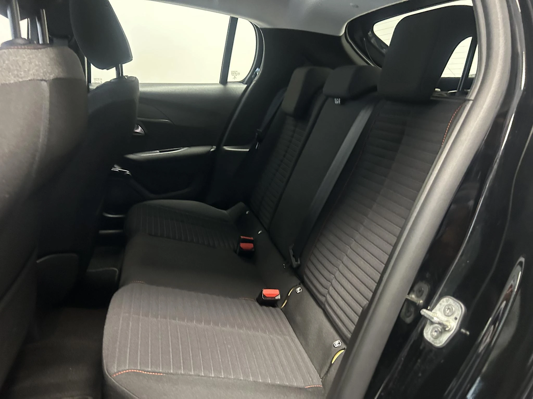 Peugeot-208-image-15