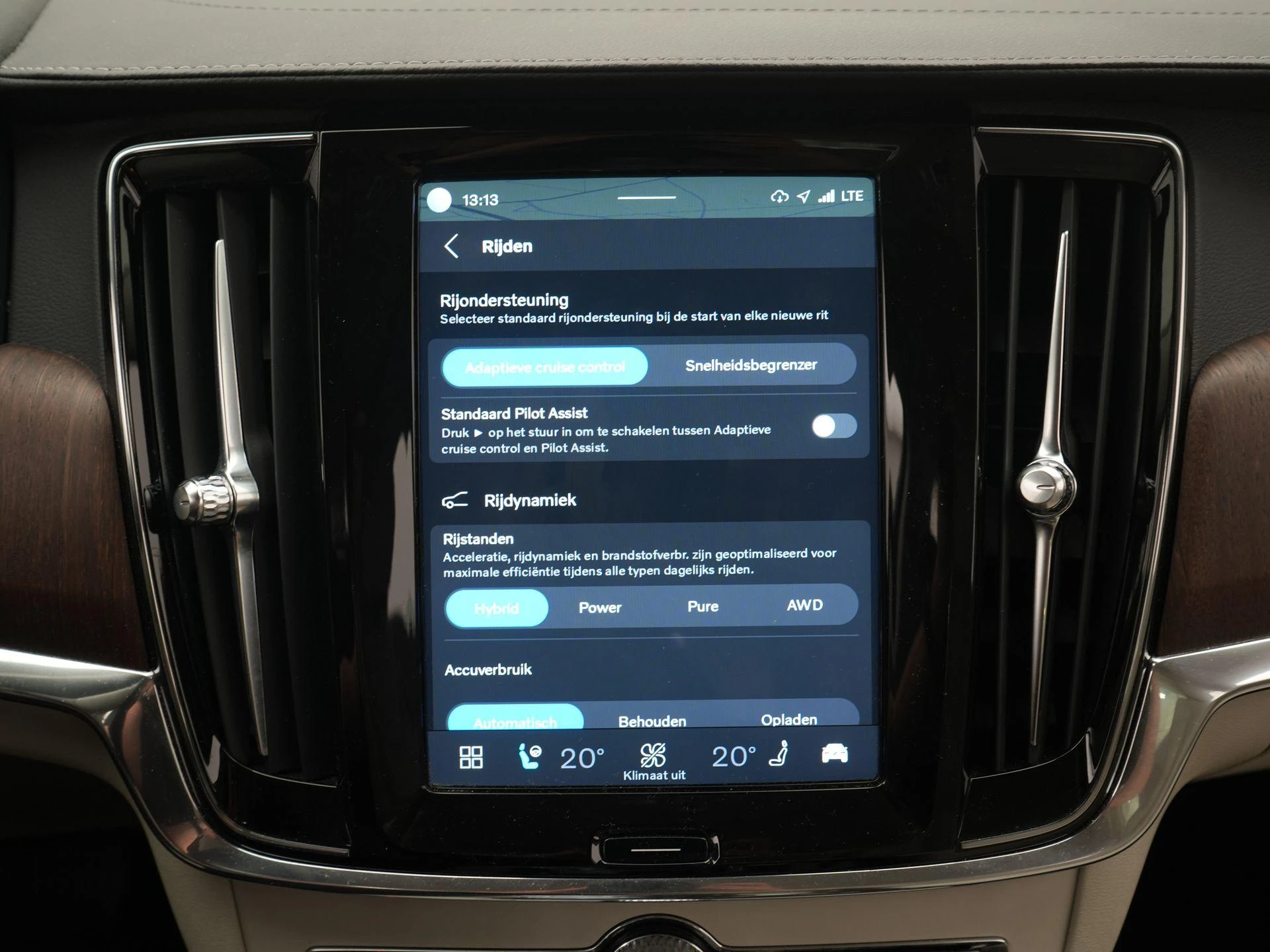 Volvo-S90-image-15