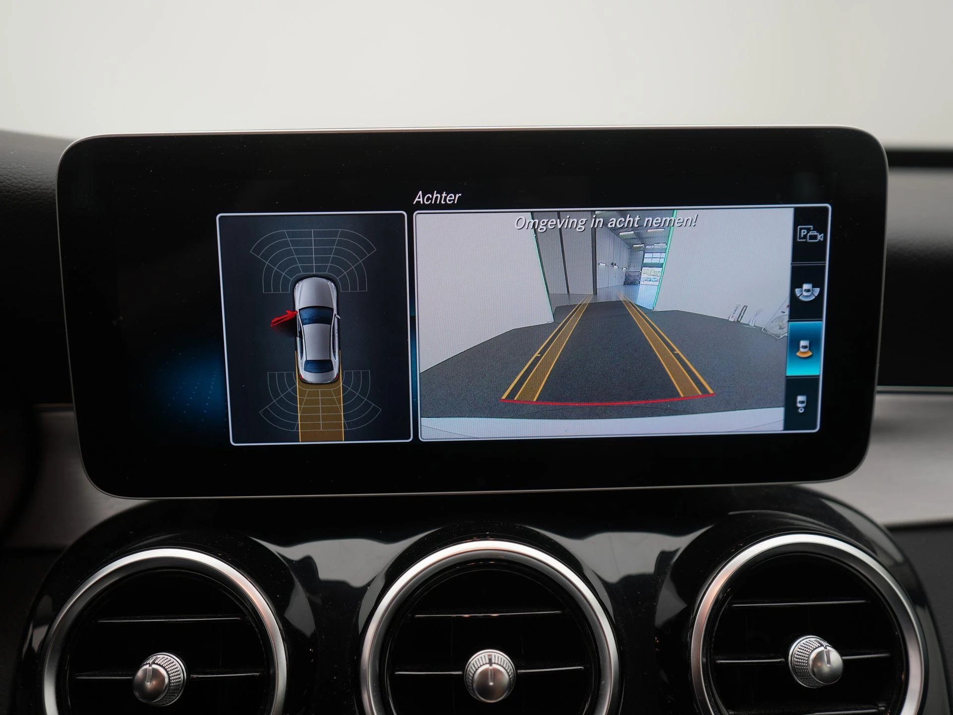 Mercedes-Benz-C-Klasse-image-17