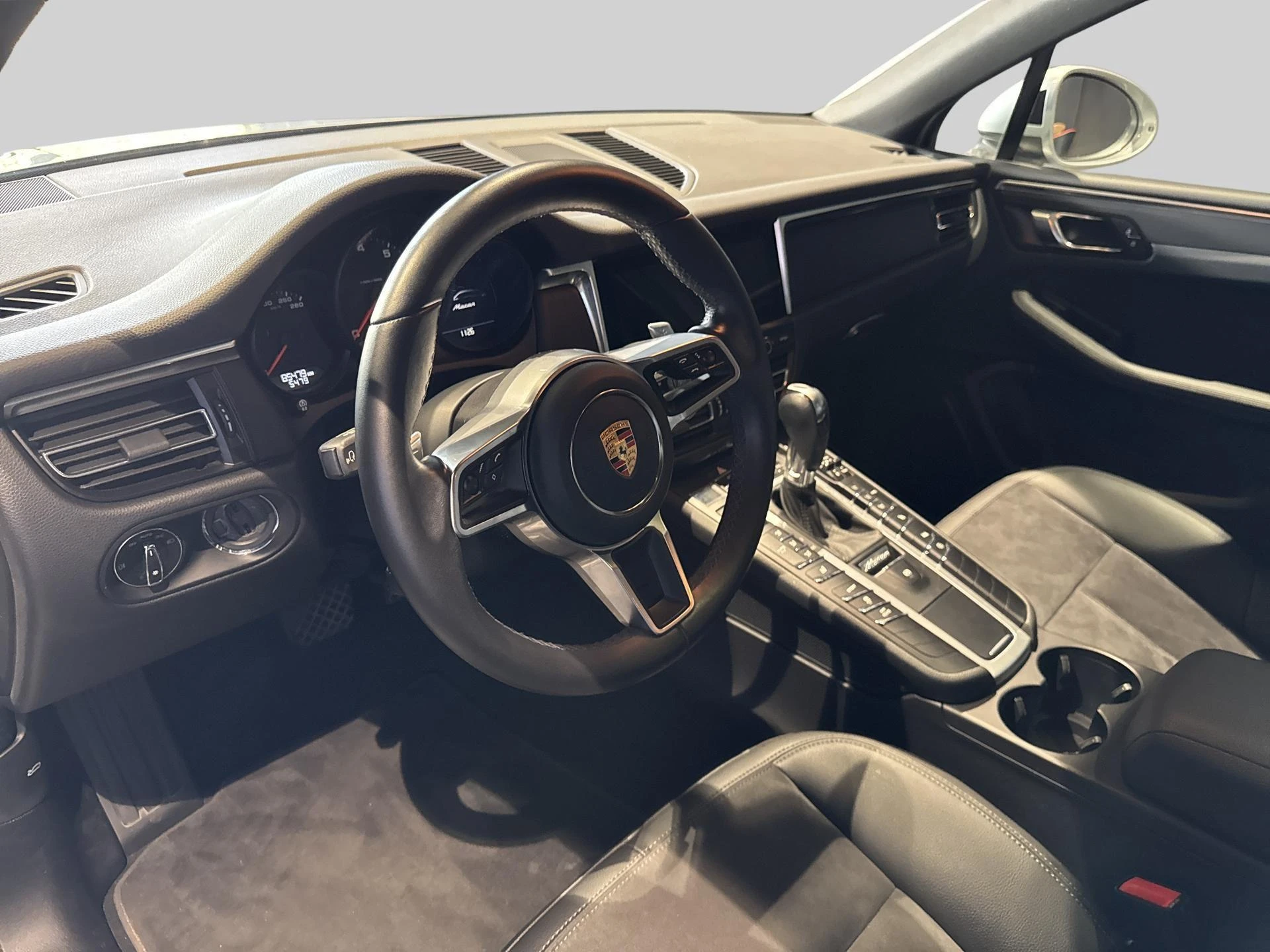 Porsche-Macan-image-8