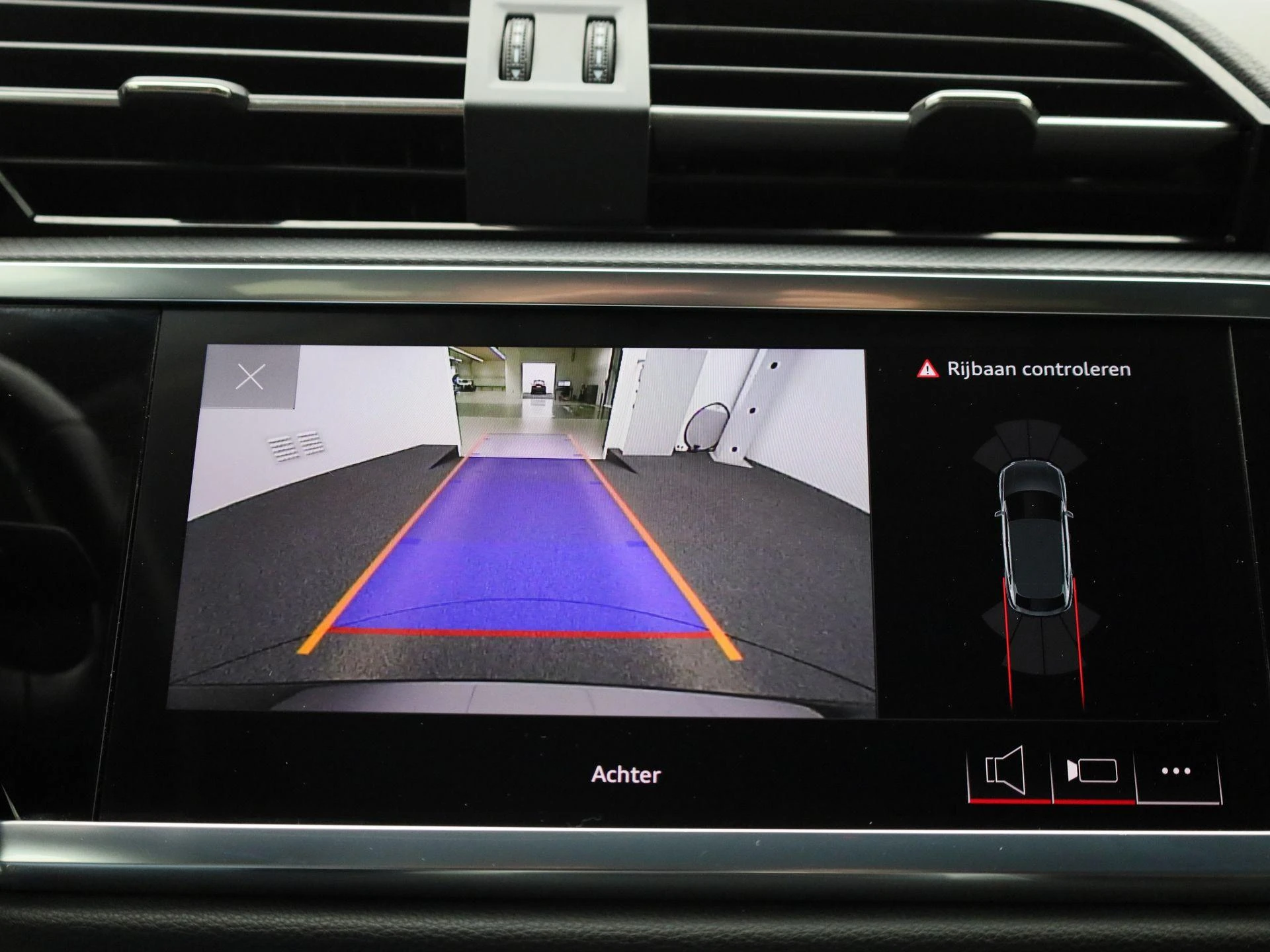 Audi-Q3-image-33