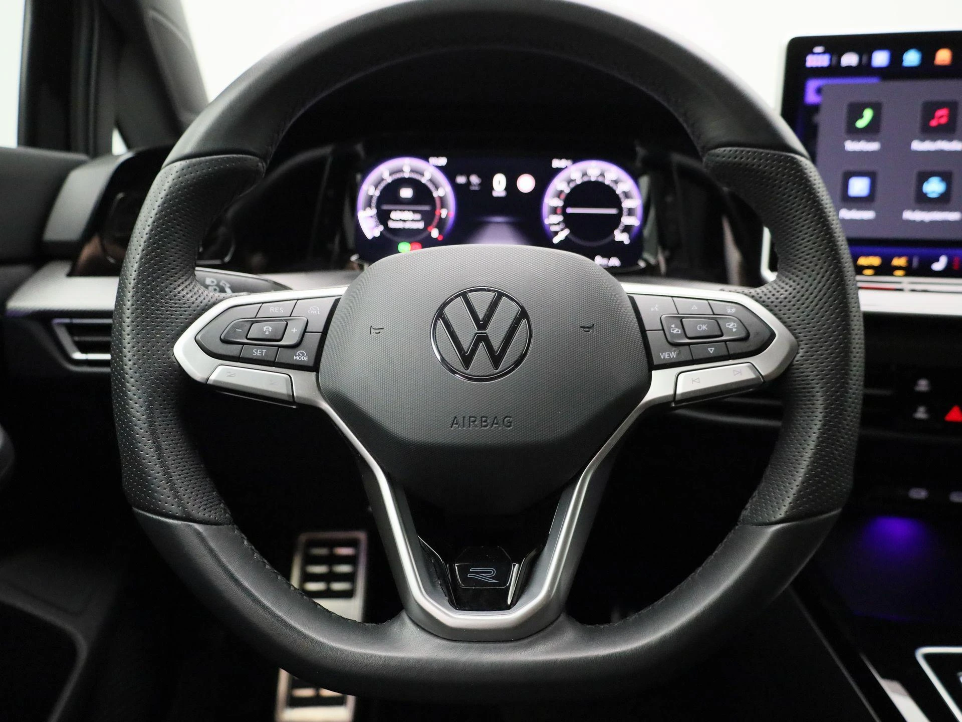 Volkswagen Golf 1.5 eTSI R-Line Edition