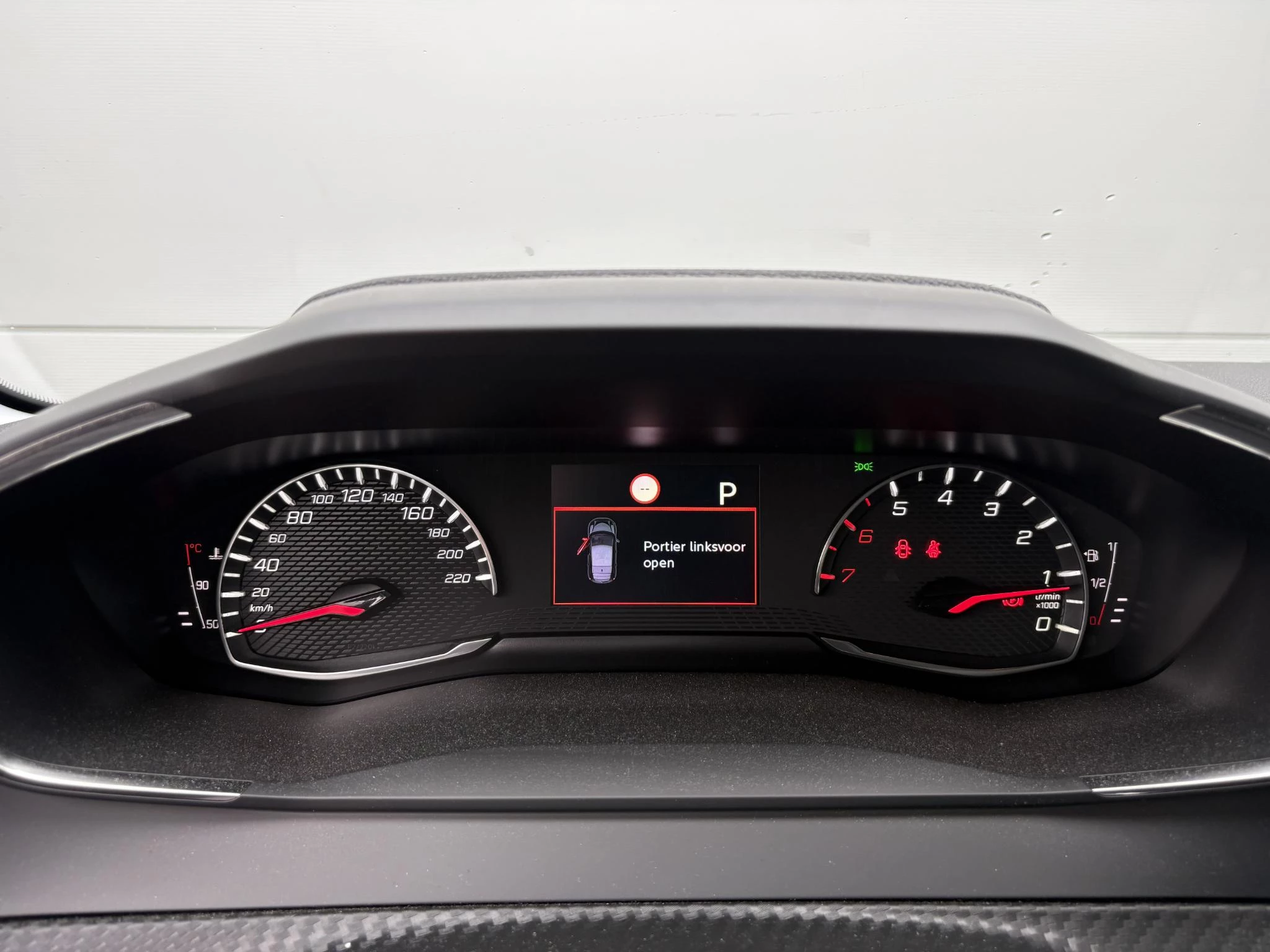 Peugeot-208-image-13