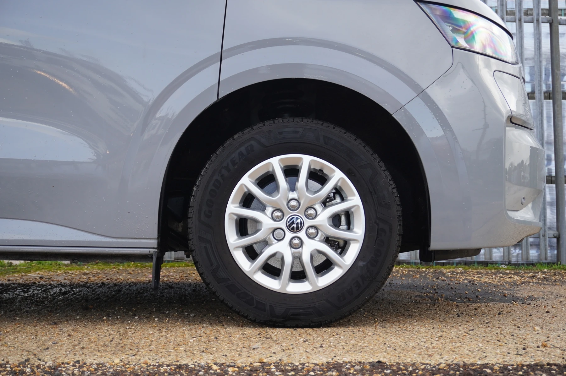Volkswagen-Transporter-image-22