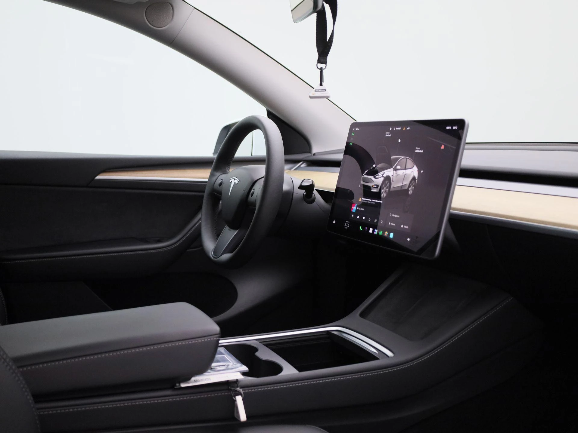 Tesla-Model Y-image-33
