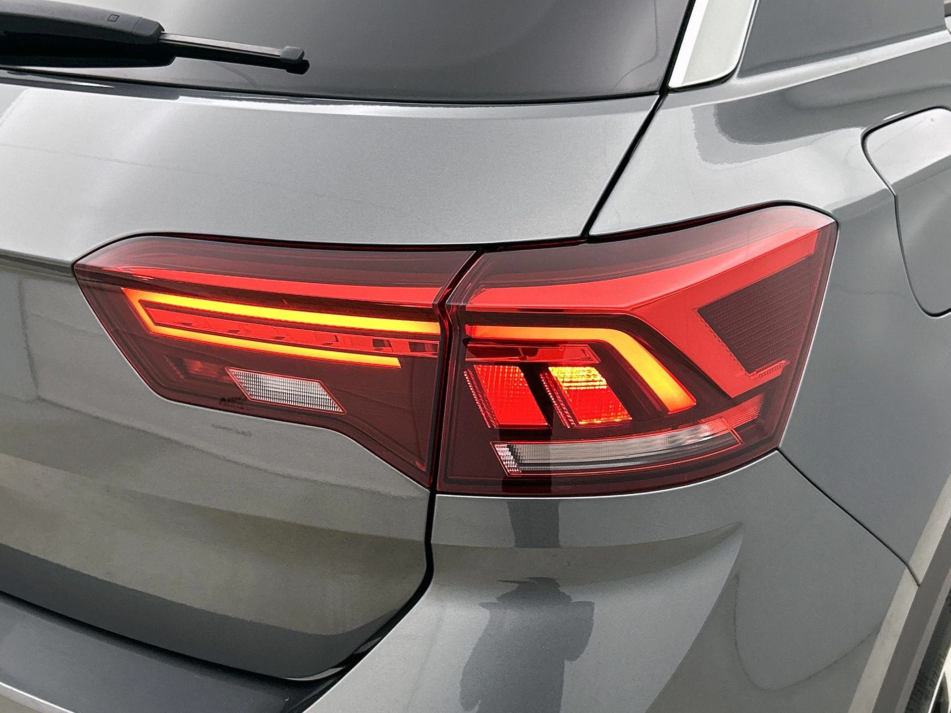 Volkswagen-T-Roc-image-10