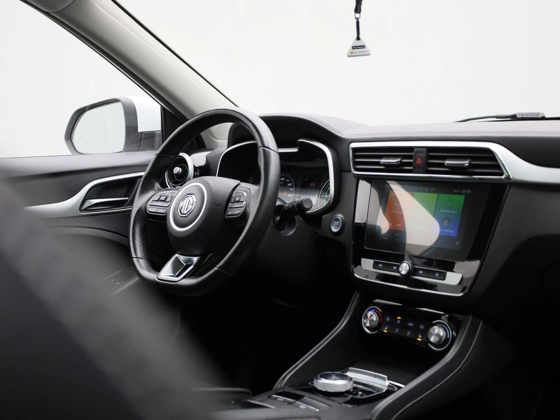 MG-ZS EV-image-33