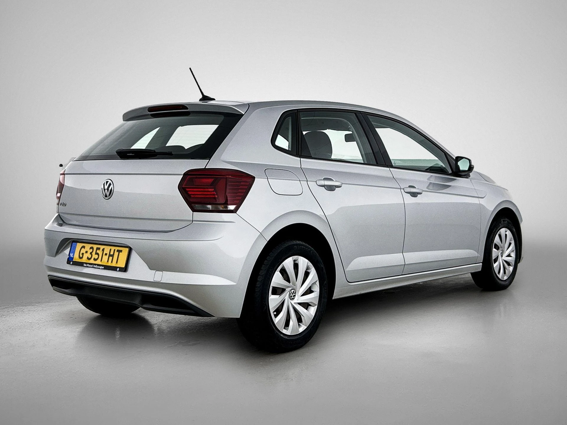 Volkswagen-Polo-image-3