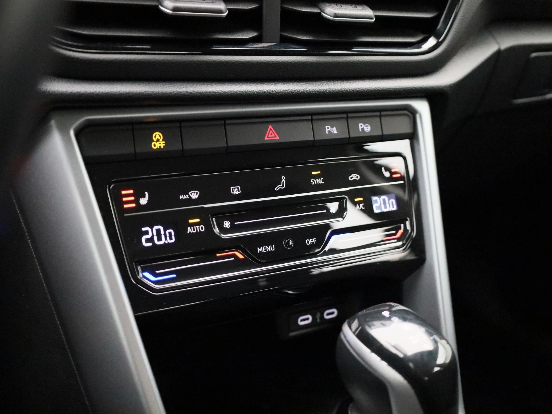 Volkswagen-T-Roc-image-15