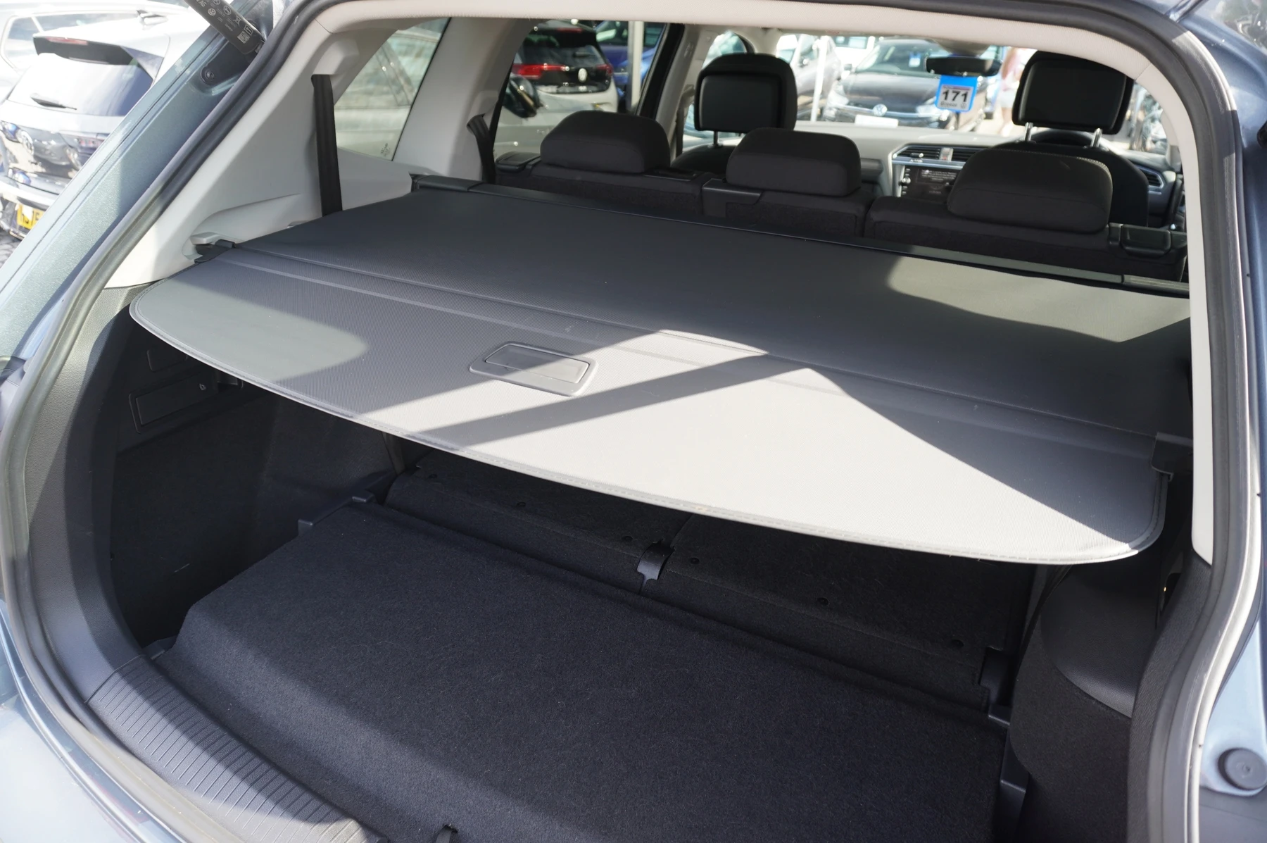 Volkswagen-Tiguan Allspace-image-16
