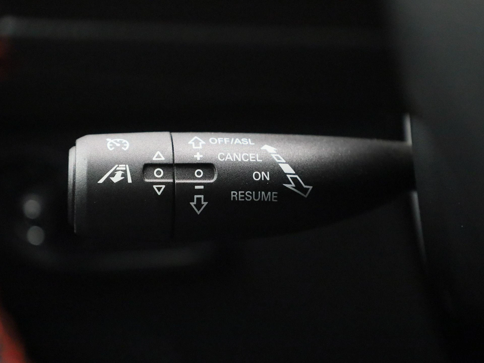 MG-ZS EV-image-19