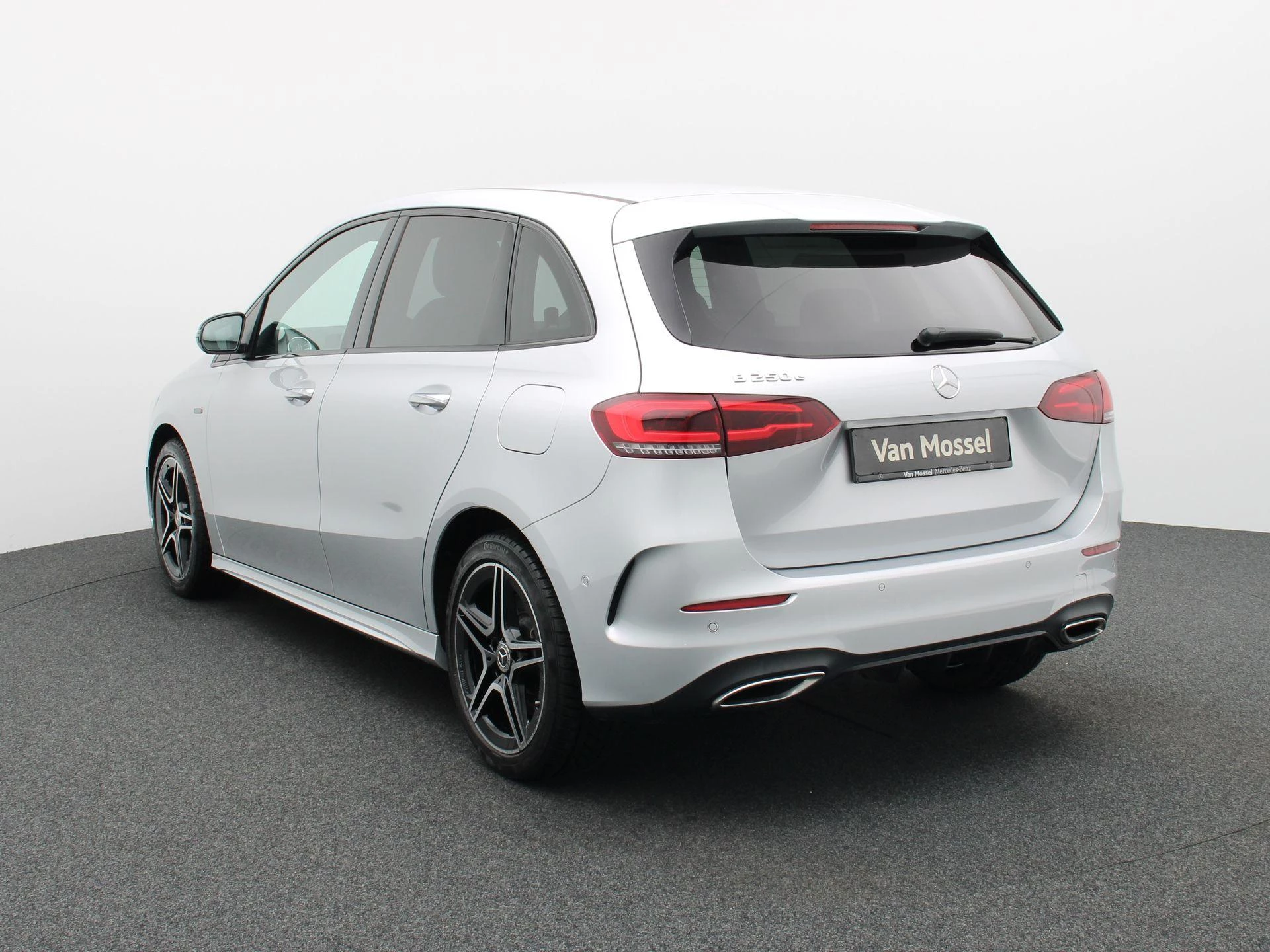 Mercedes-Benz B-Klasse 250 e + AMG LINE + LED + CAMERA +