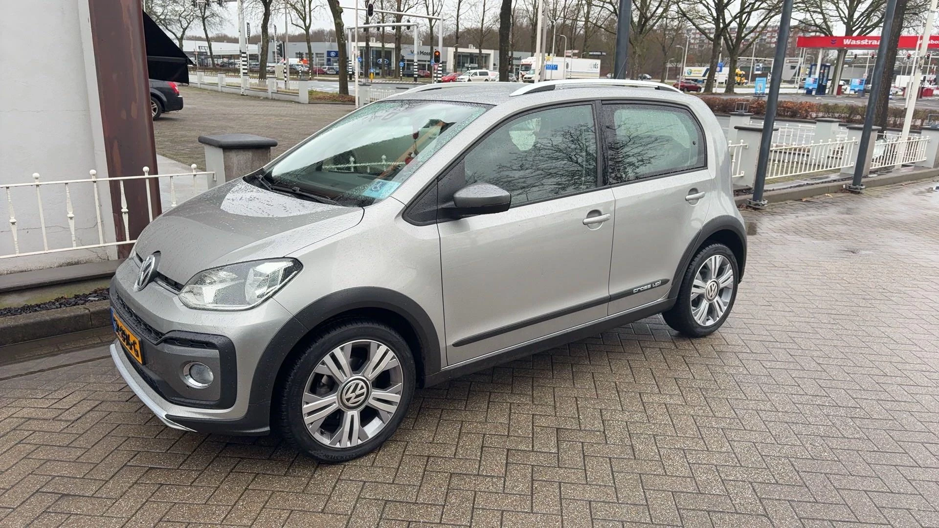 Volkswagen-up!-image-13