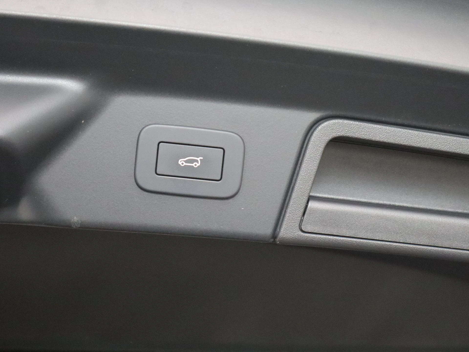 Land Rover-Range Rover Velar-image-33