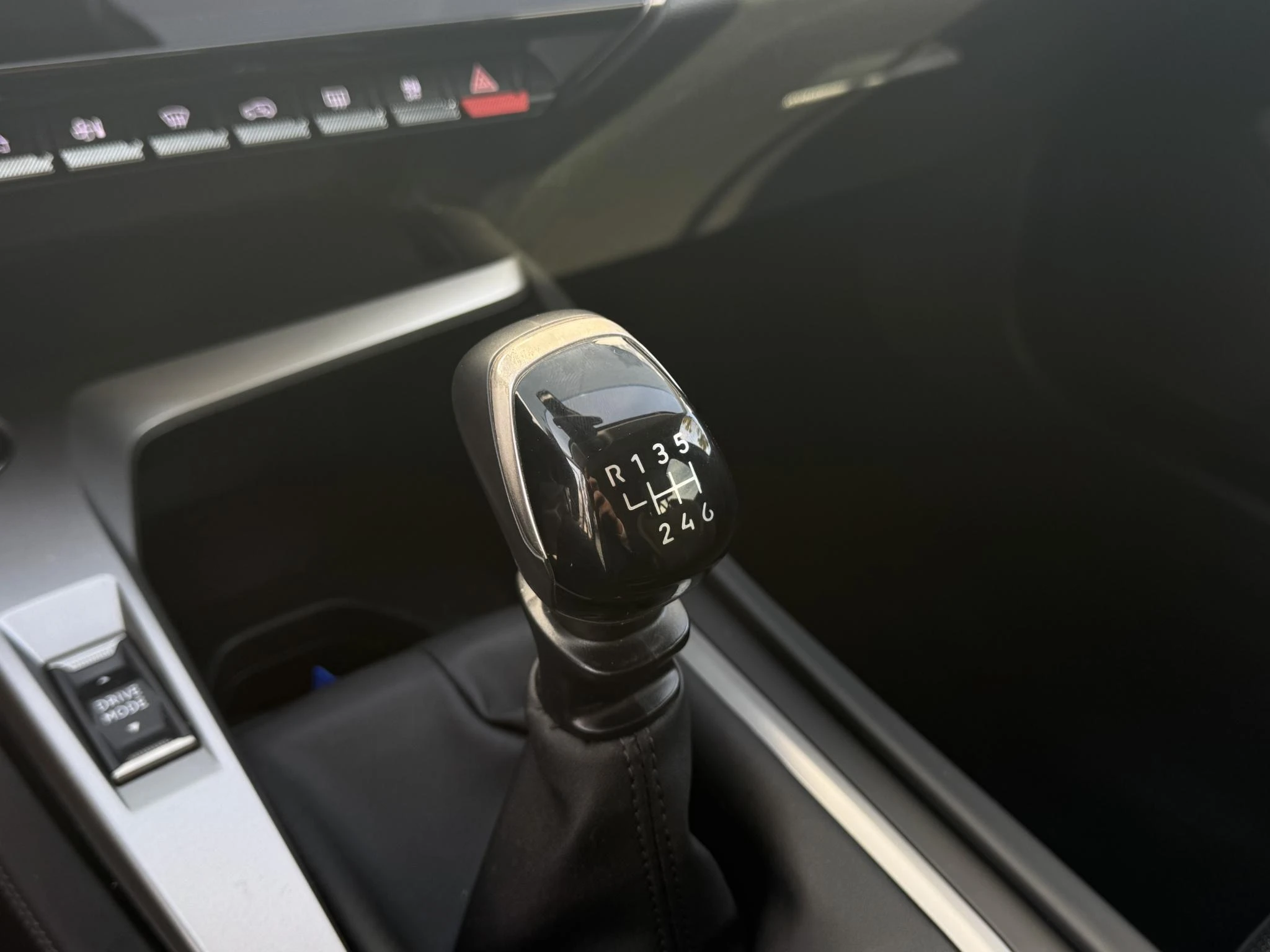 Peugeot-308-image-14