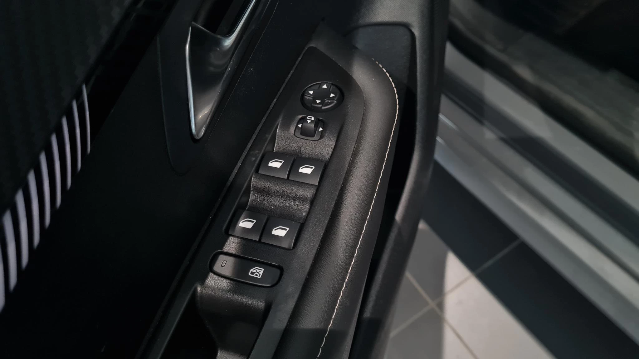 Peugeot-208-image-22