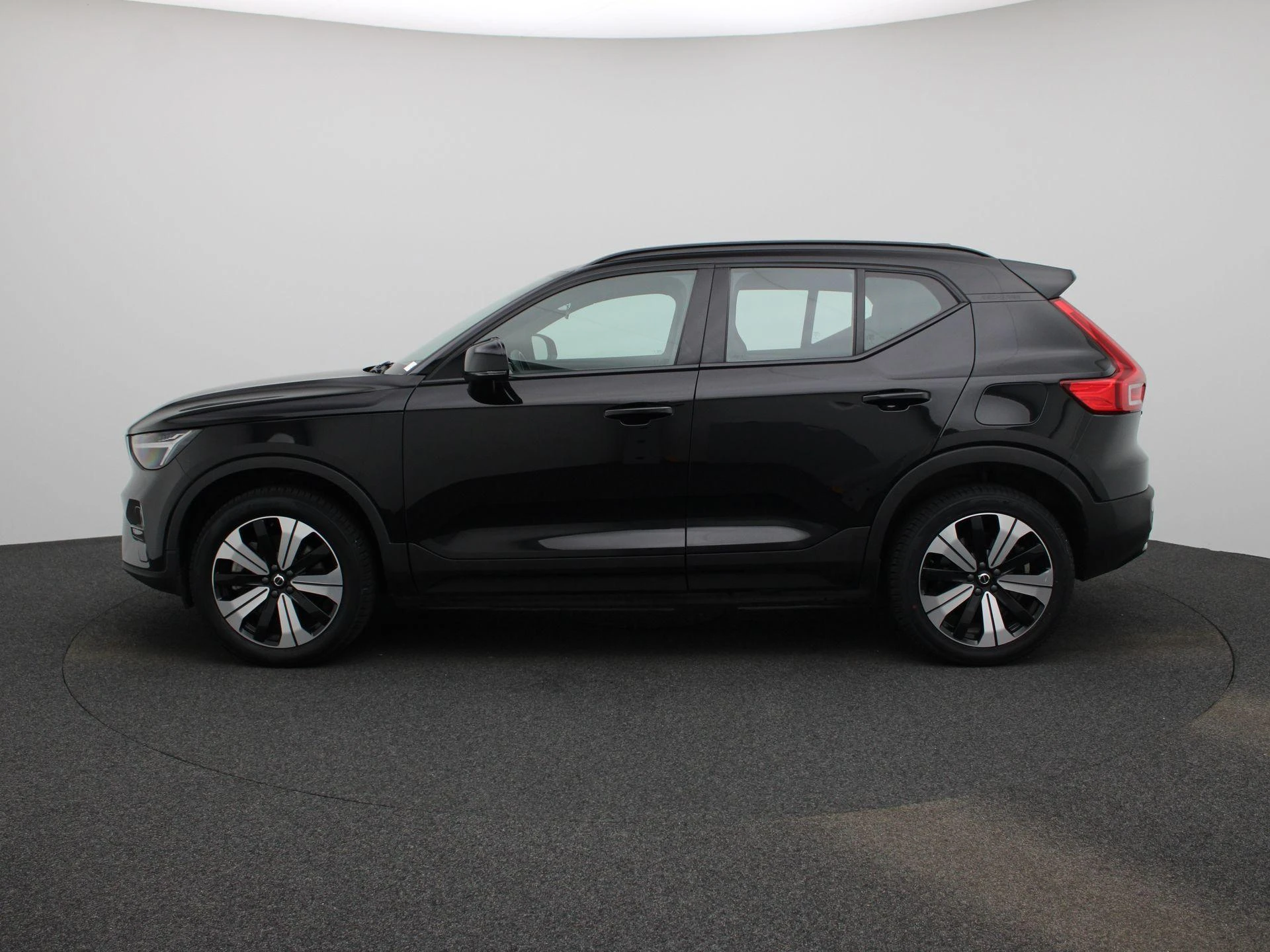 Volvo-XC40-image-3