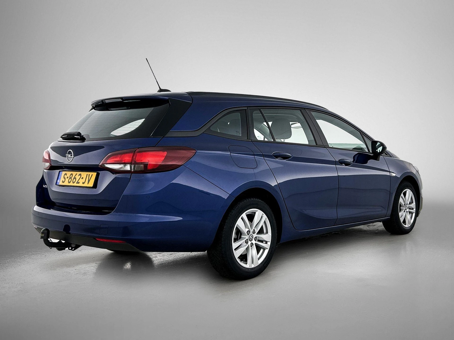 Opel Astra Sports Tourer 1.2 Business Edition