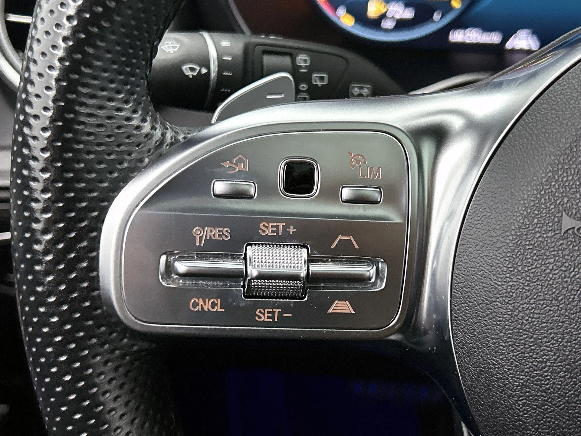 Mercedes-Benz-GLC-image-5
