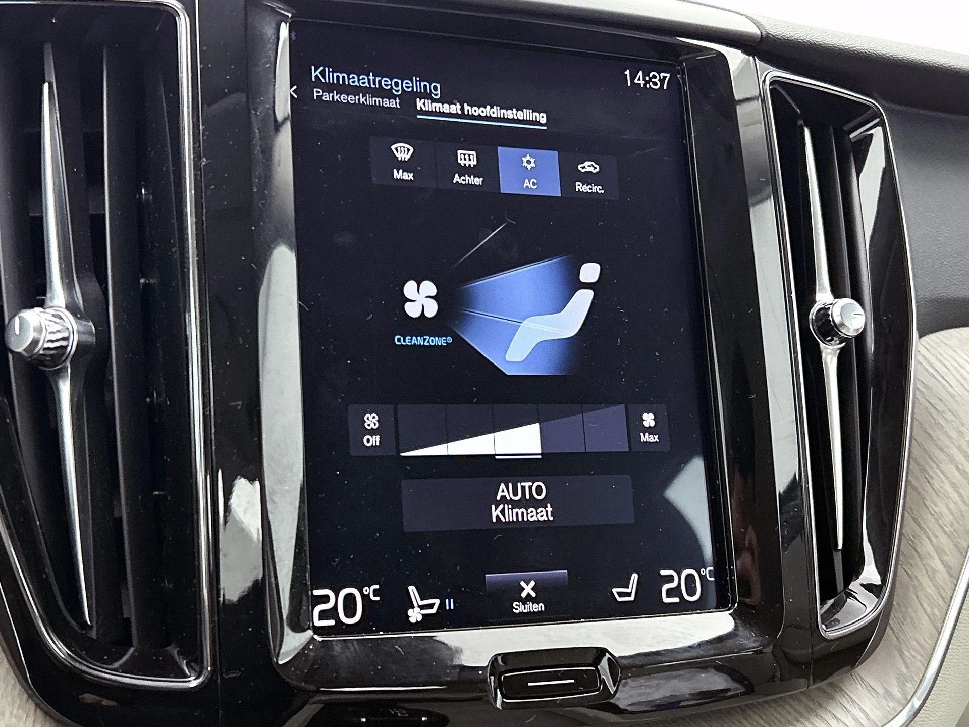 Volvo-XC60-image-15