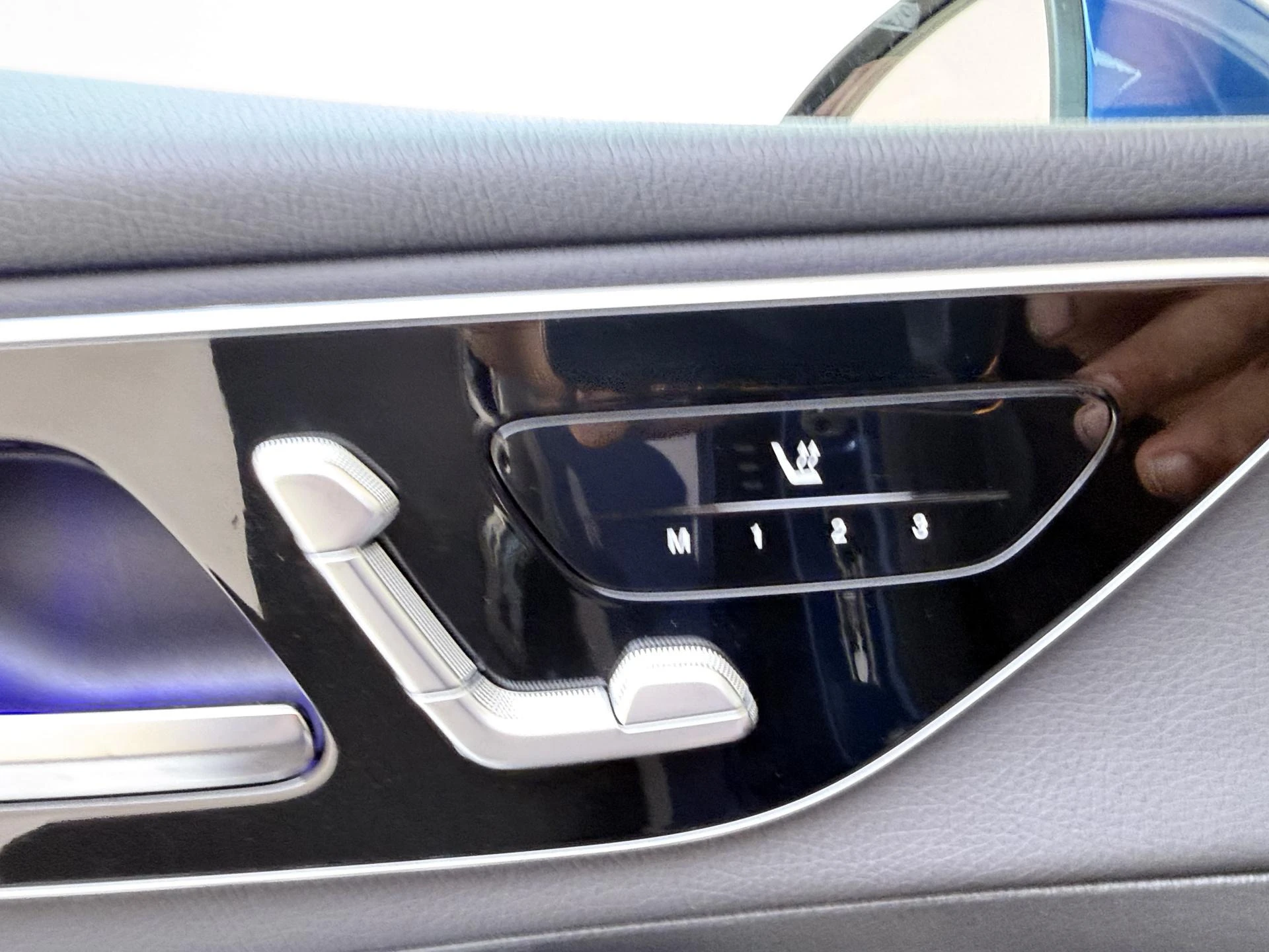Mercedes-Benz-GLC-image-25