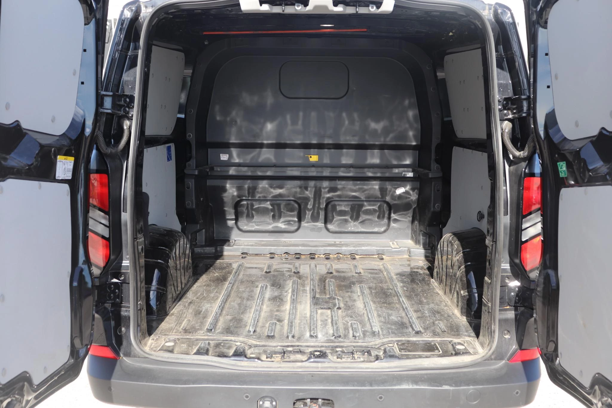 Ford-Transit Custom-image-11