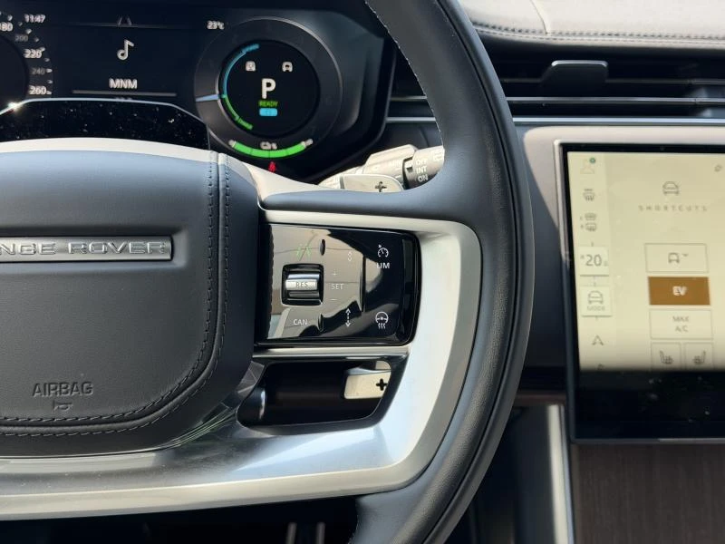 Land Rover-Range Rover-image-17