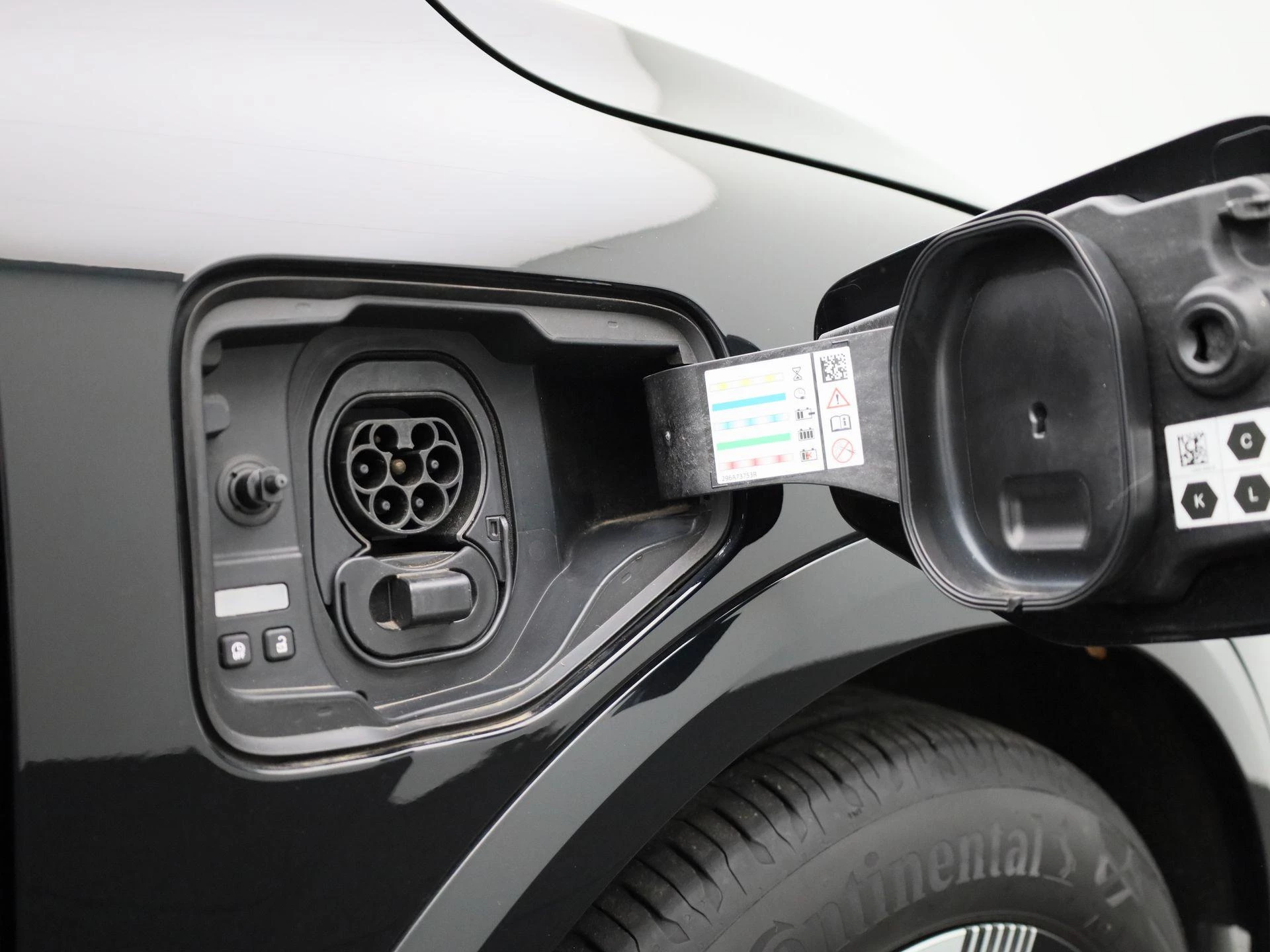 Renault-Megane E-Tech-image-32