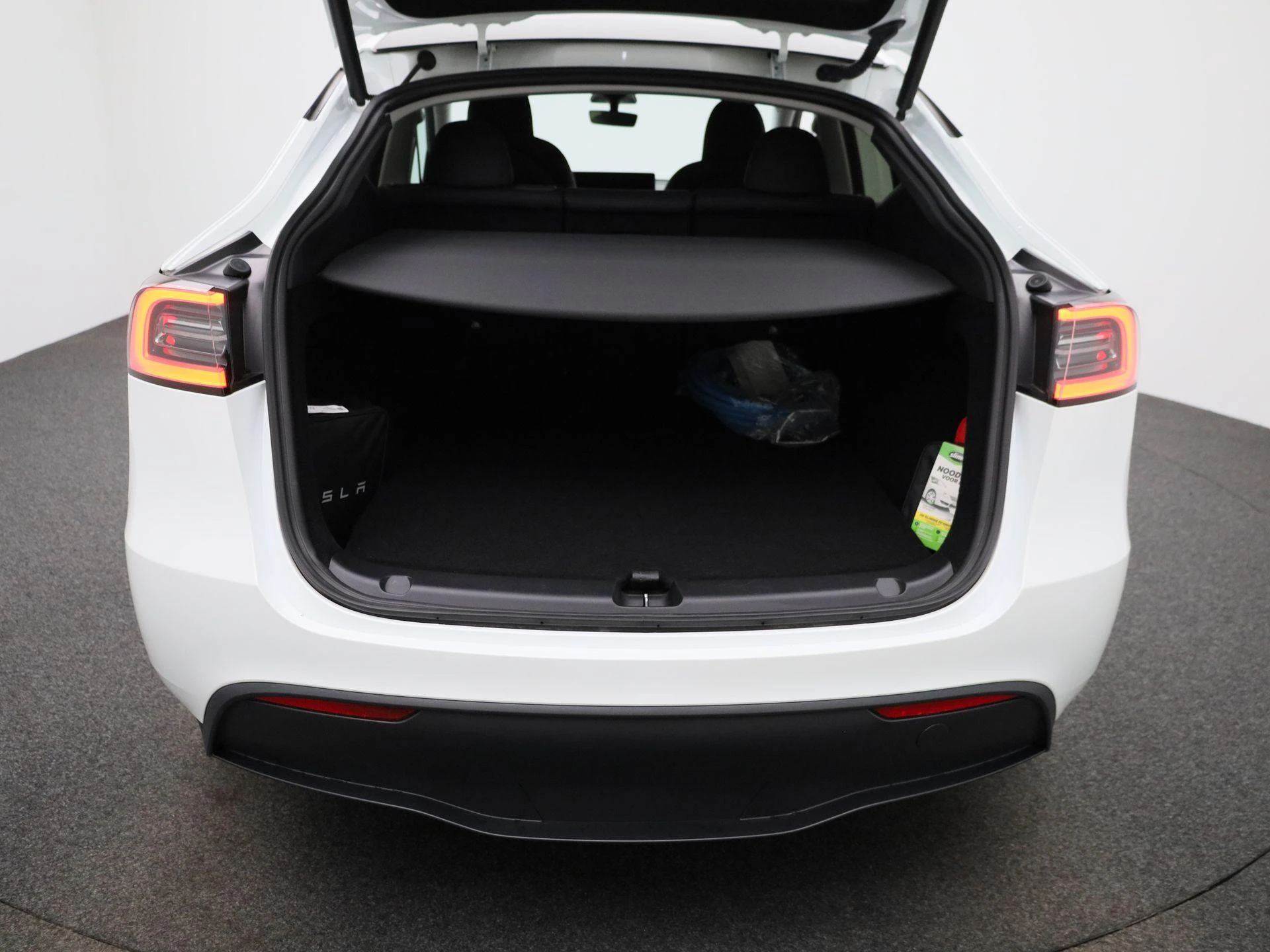 Tesla-Model Y-image-12