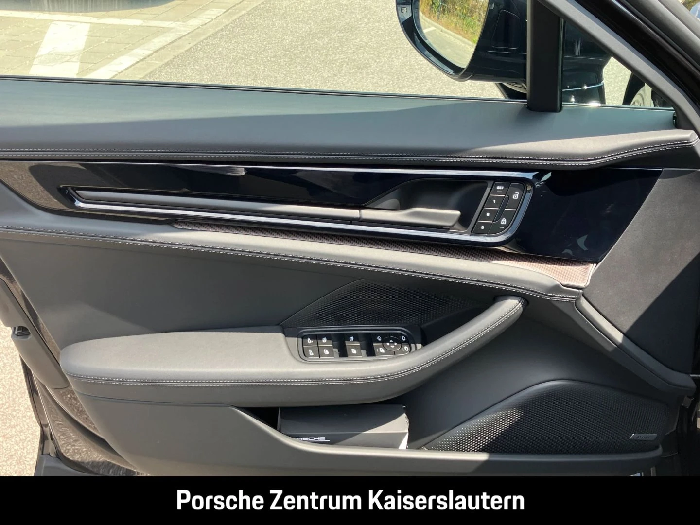 Porsche-Panamera-image-18