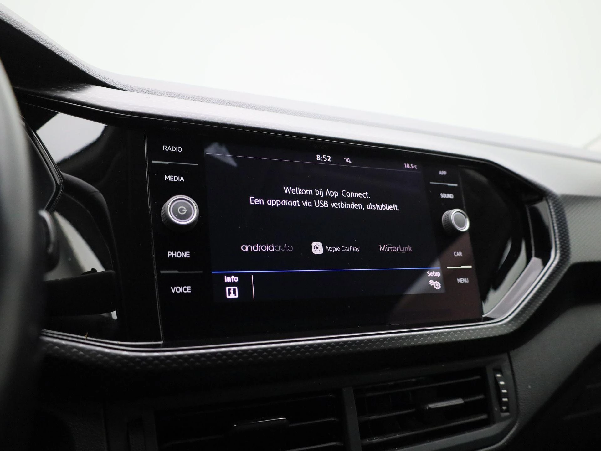 Volkswagen-T-Cross-image-23