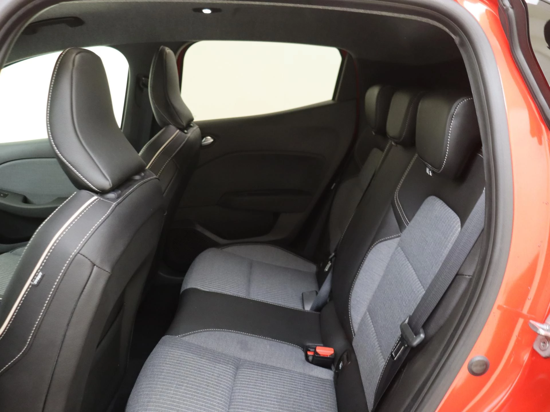 Renault-Clio-image-12