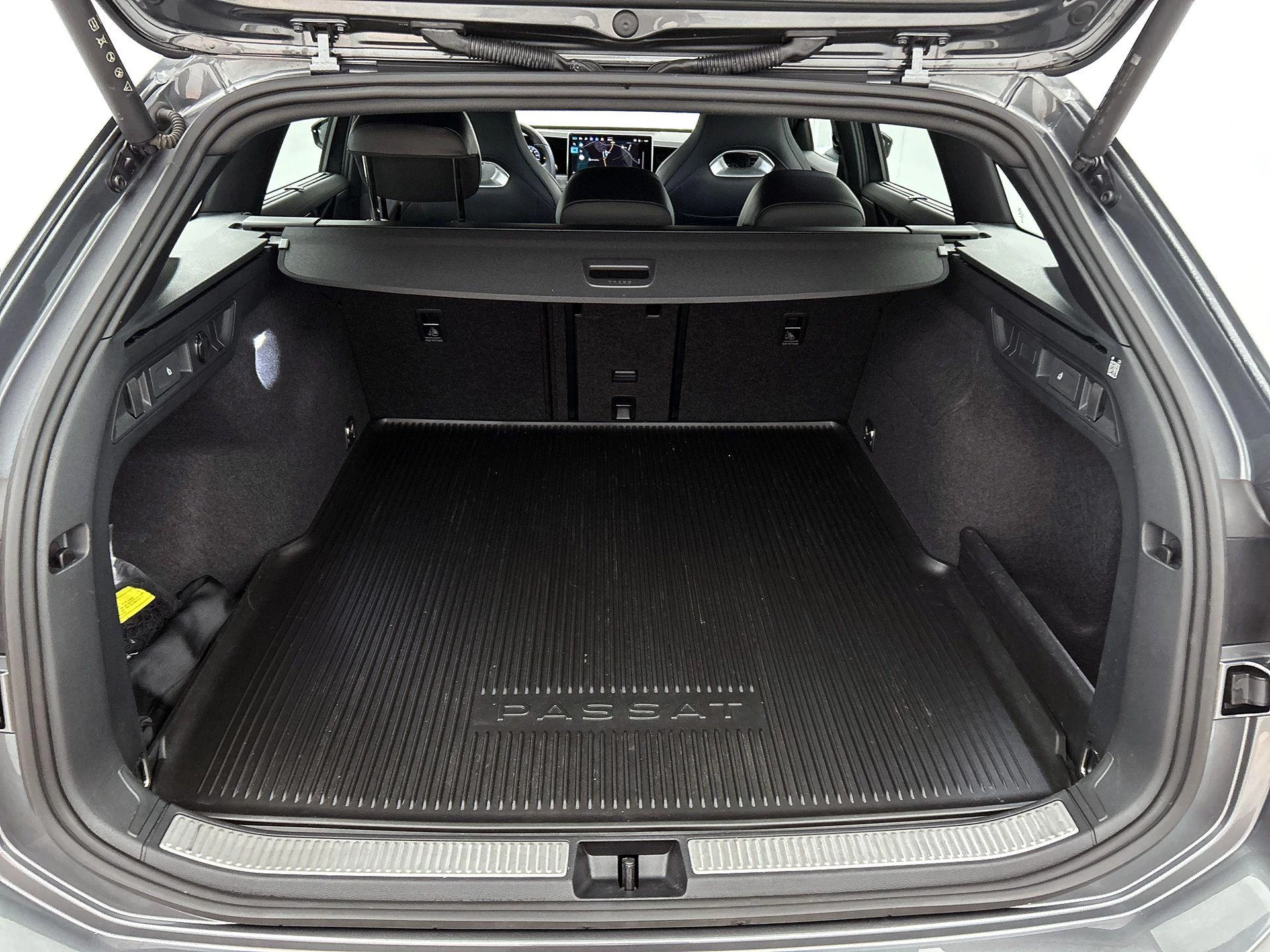 Volkswagen-Passat-image-38