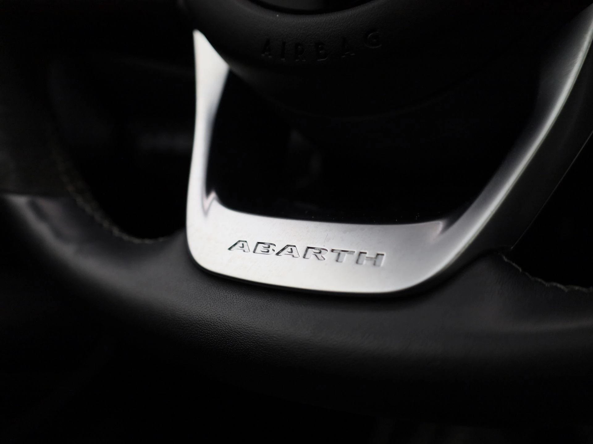 Abarth-500e-image-31