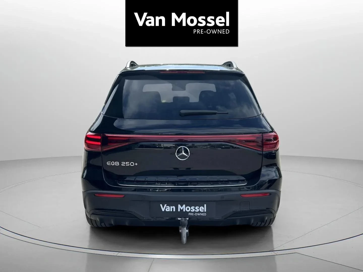 Mercedes-Benz-EQB-image-5