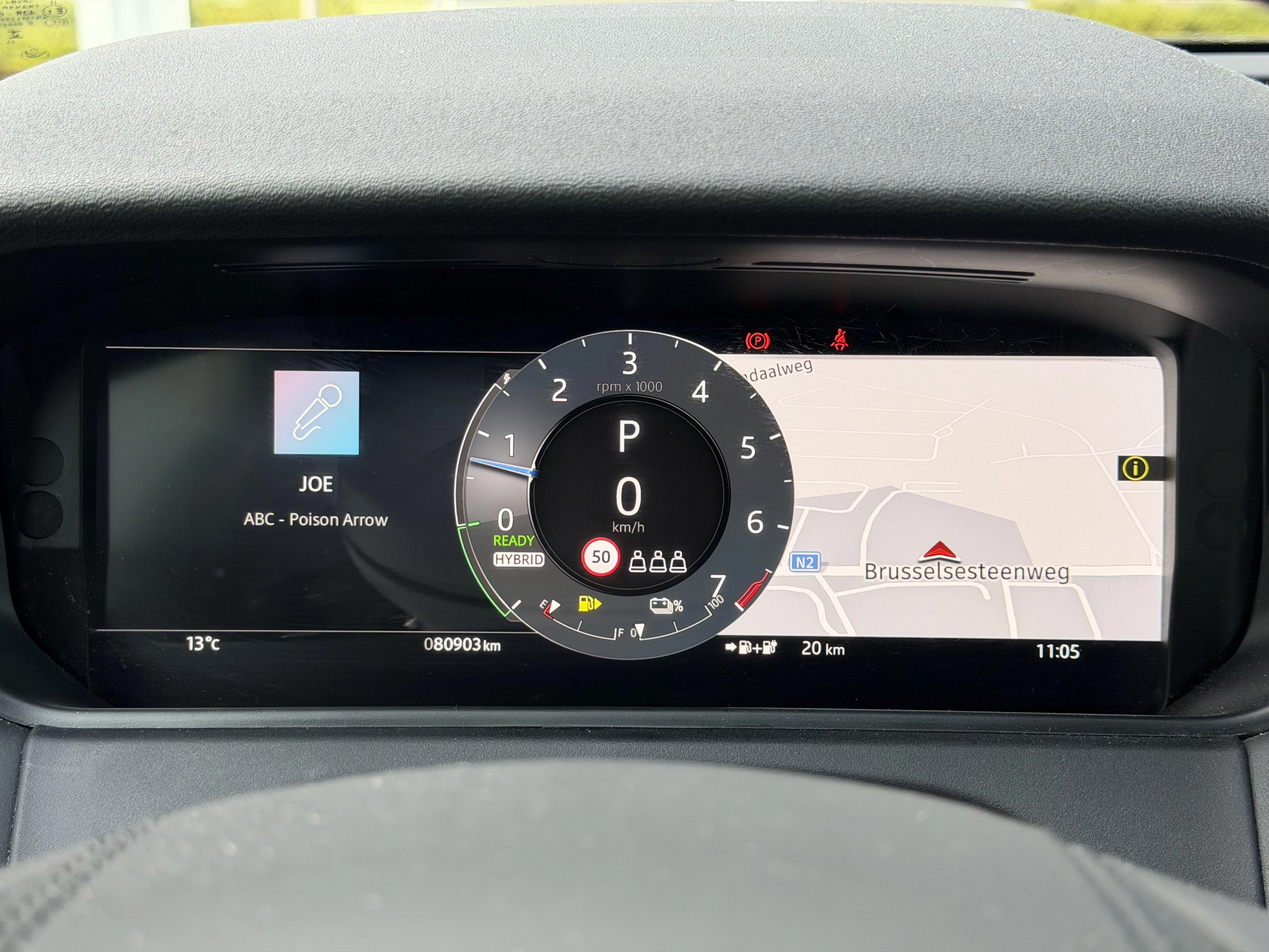 Land Rover-Range Rover Velar-image-19