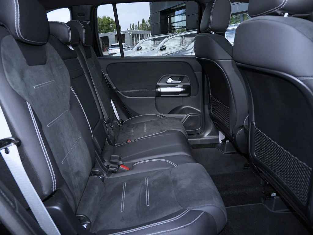 Mercedes-Benz-GLB 200 d-image-13