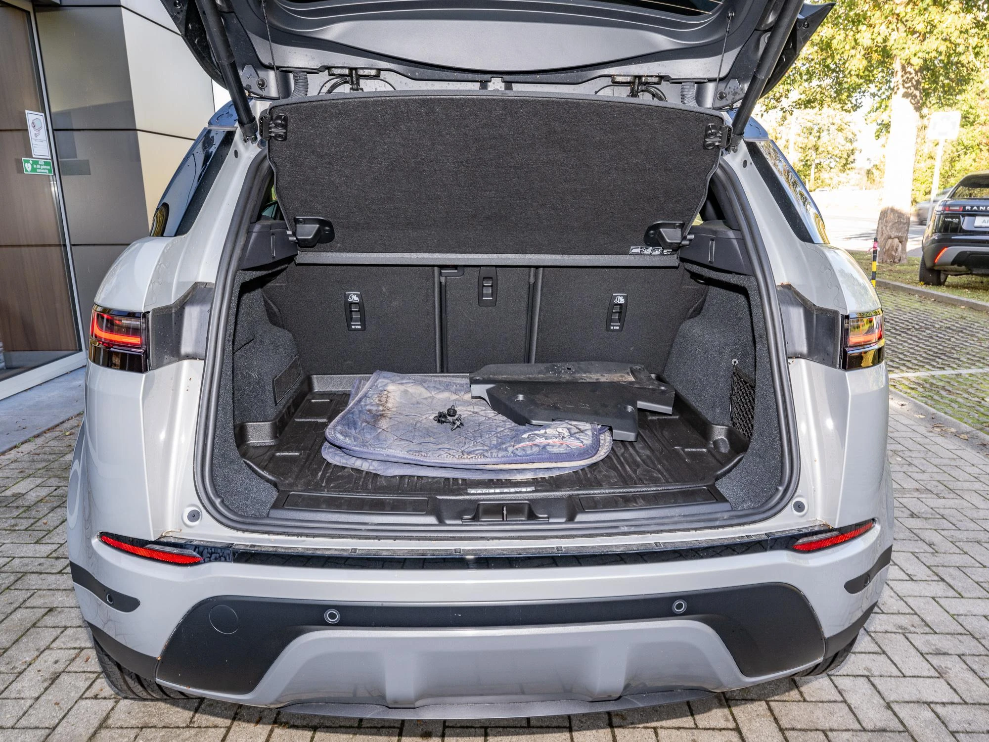 Land Rover-Range Rover Evoque-image-21