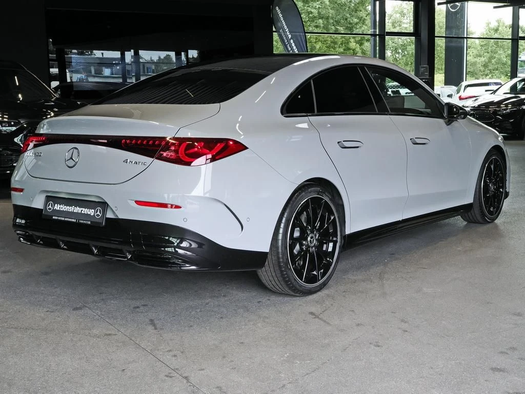 Mercedes-Benz-CLA 200-image-4