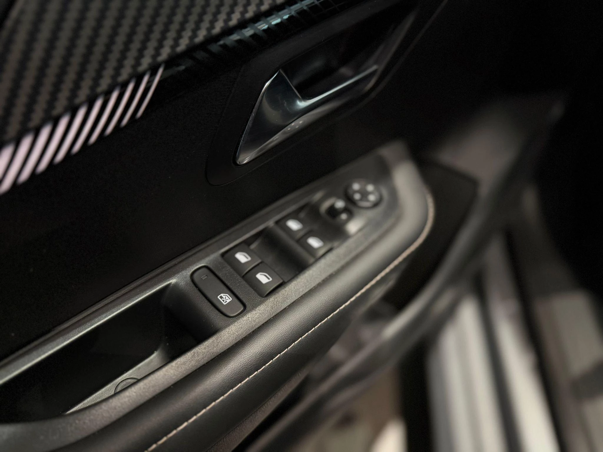 Peugeot-208-image-21