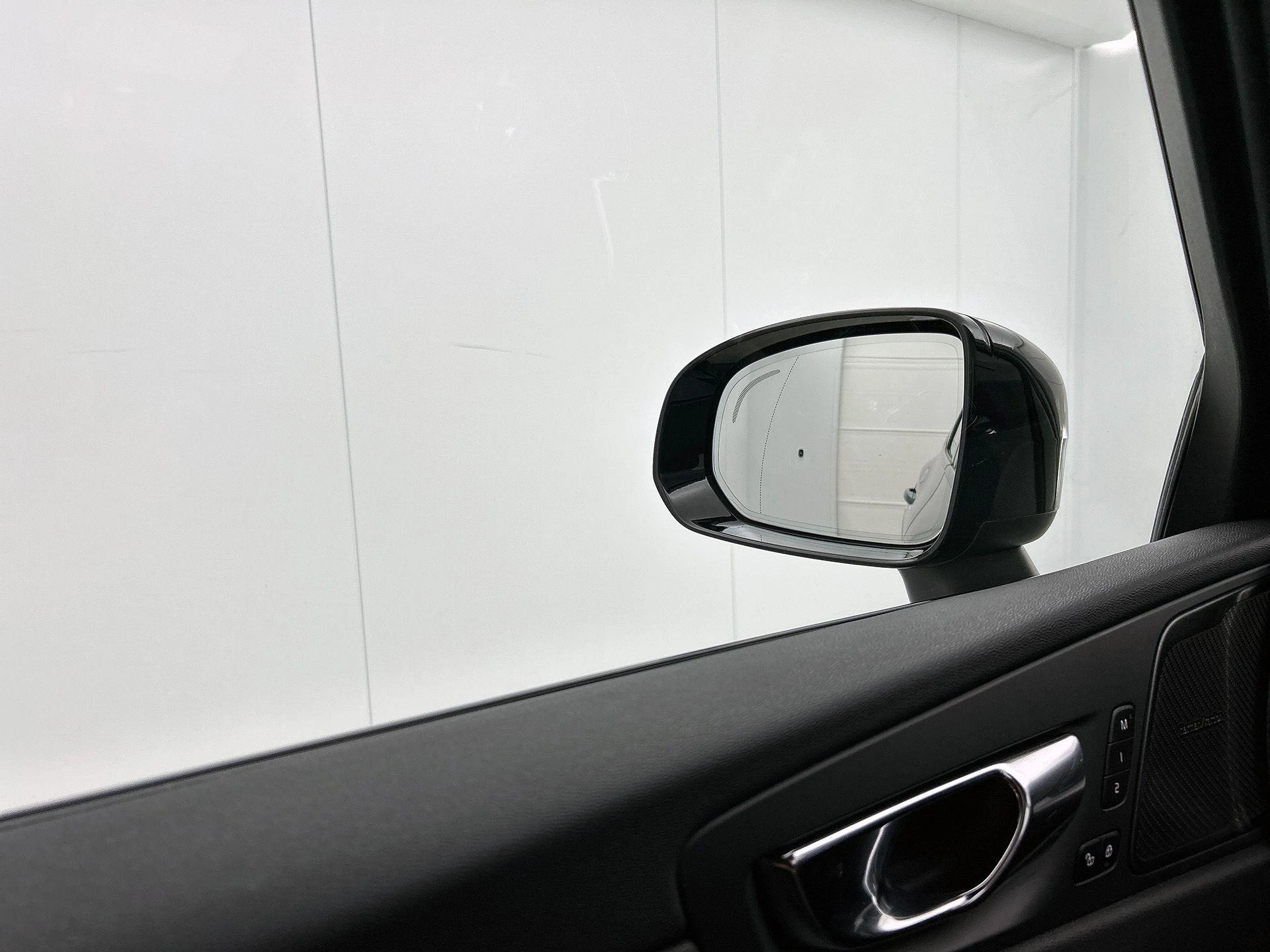 Volvo XC60 2.0 B5 R-Design