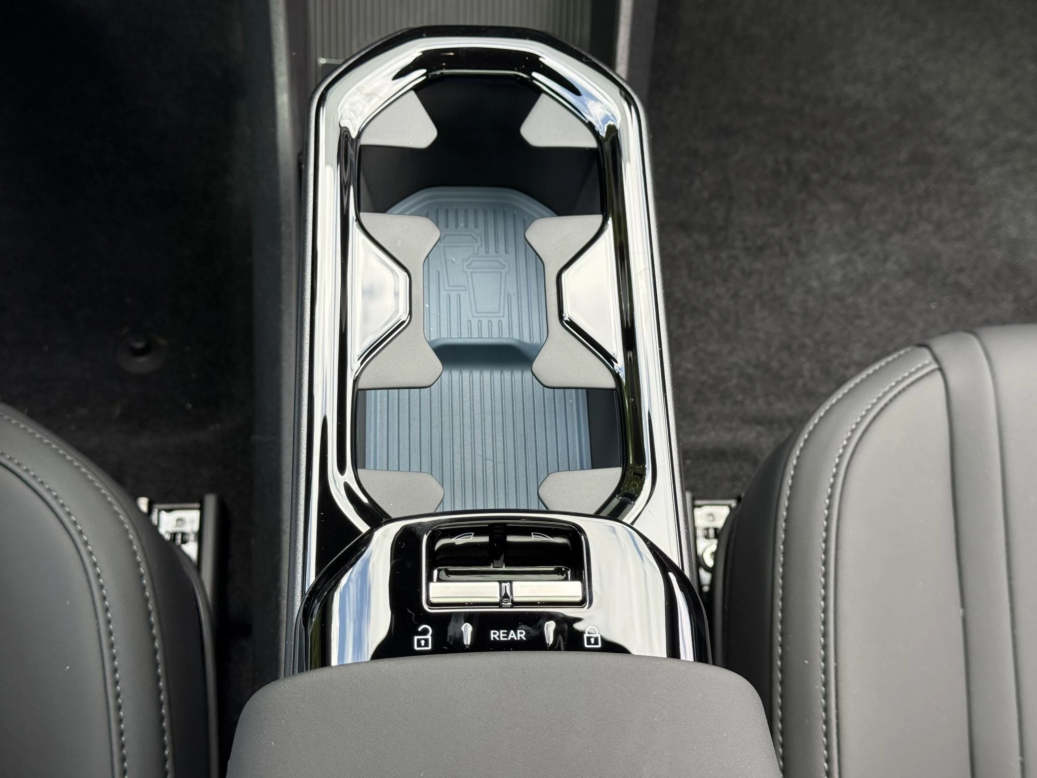 Volvo-EX30-image-21