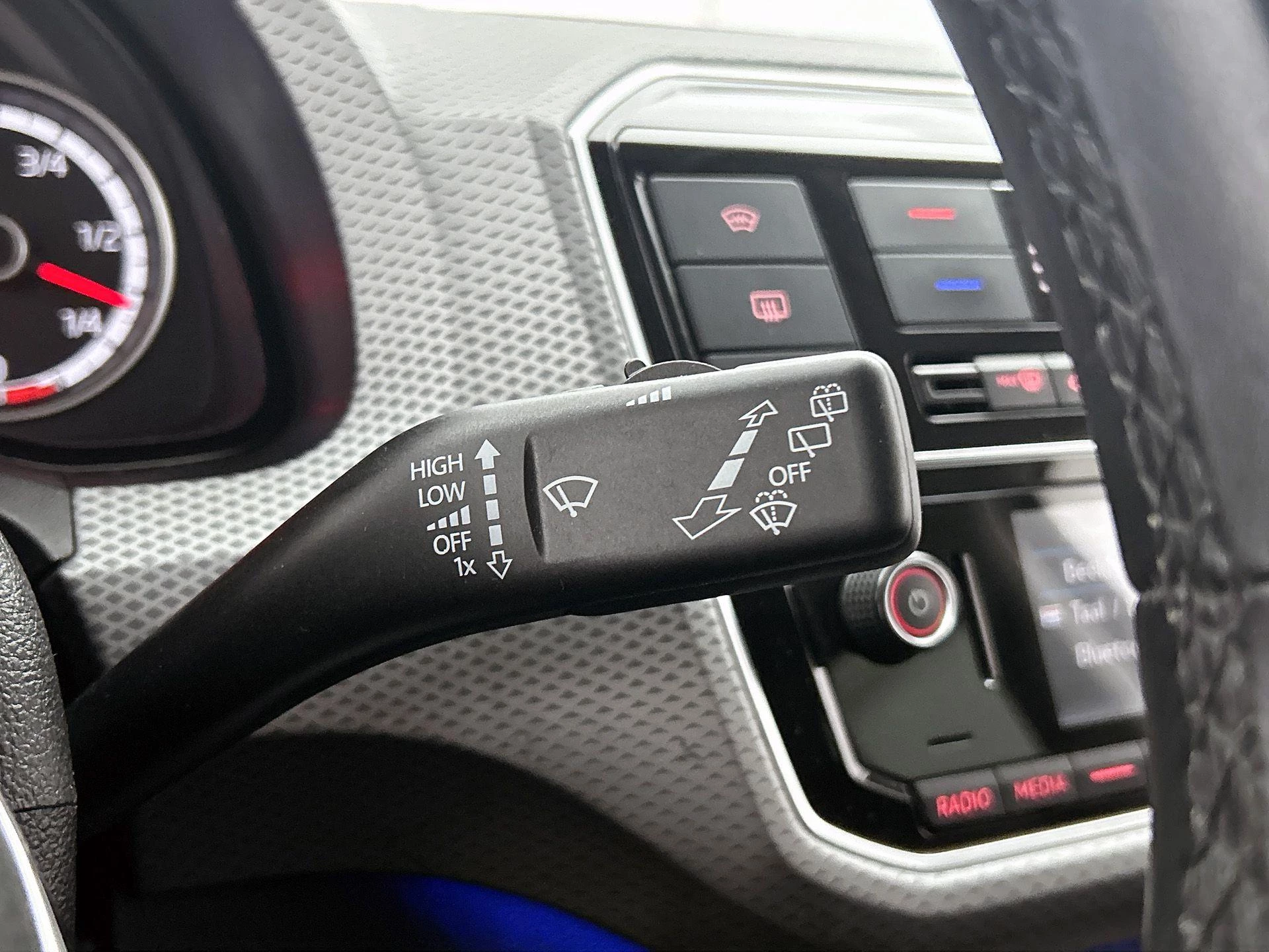 Volkswagen-e-up!-image-10